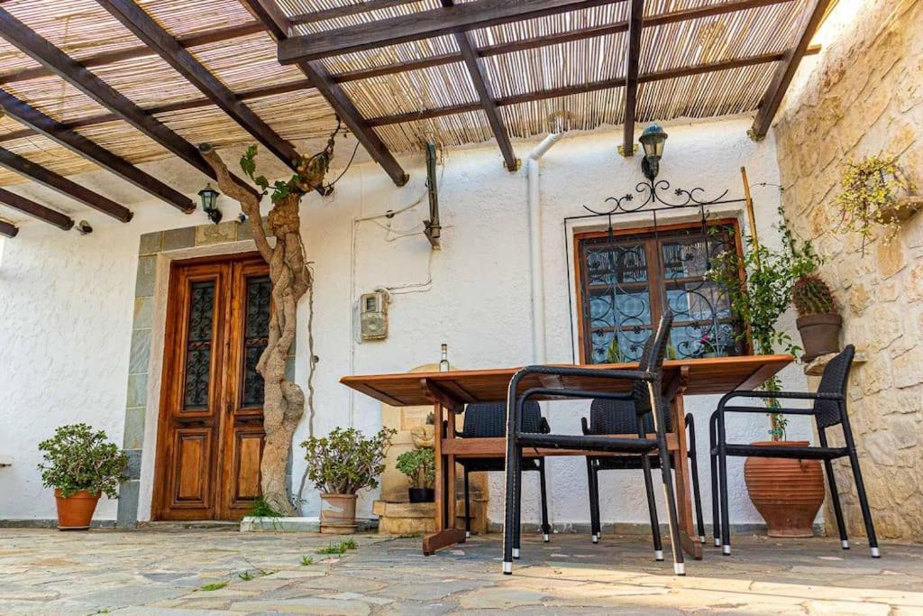 Maciliavilla. Ierapetra  Bagian luar foto